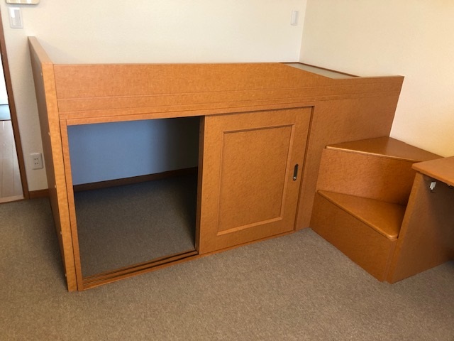 レオパレスニューウェルⅡ207号室 中段ベッド