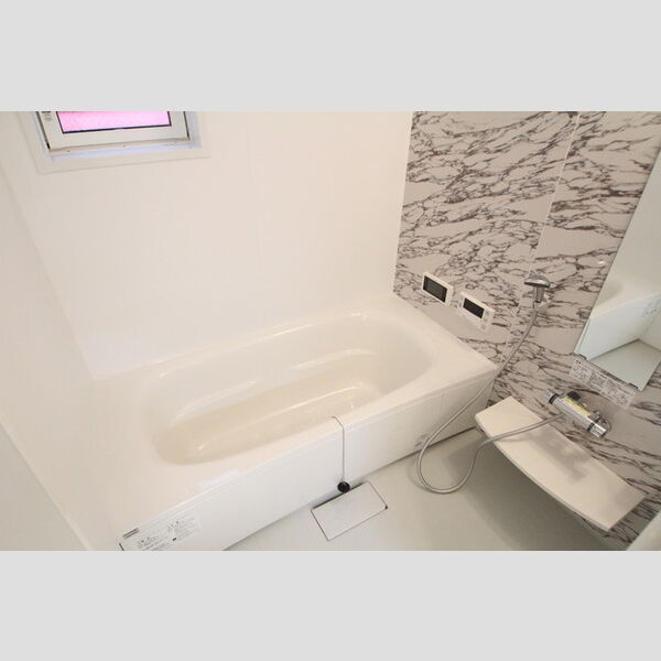 FLAT TENJIN　V 乾燥・追い焚き機能付きの一坪バス!