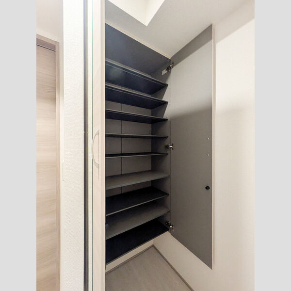 Noble Villa土呂町203号室 玄関