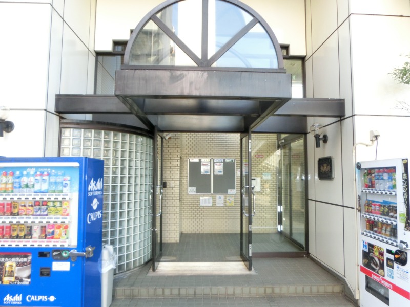 スカイコート生麦6階 エントランス