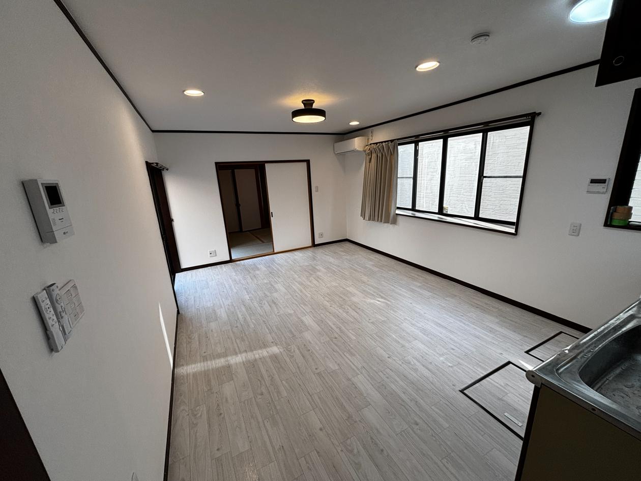 西生田5丁目戸建 調光可能なLED照明とダウンライトです