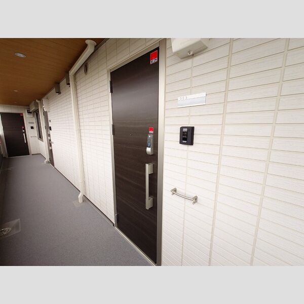 Grandeur拝島 玄関表