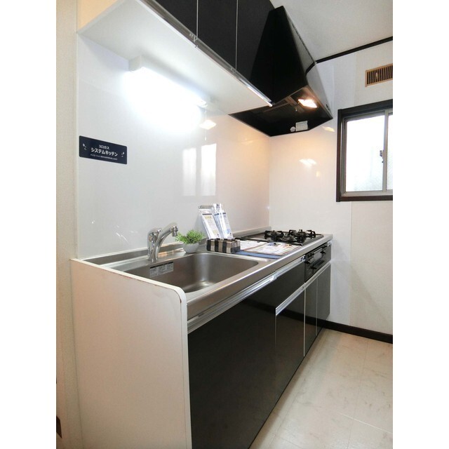 テラスハウス用賀 お料理好きにも嬉しい綺麗なシステムキッチン　イメージ