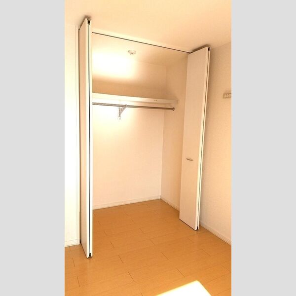 ステラ・ウノ クローゼット