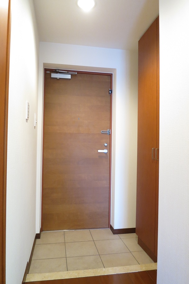 プライムアーバン中目黒206号室 玄関