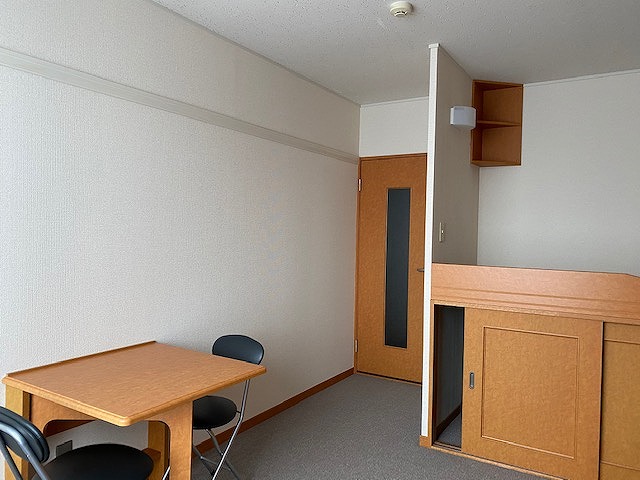 レオパレスシャルマン205号室 寝室