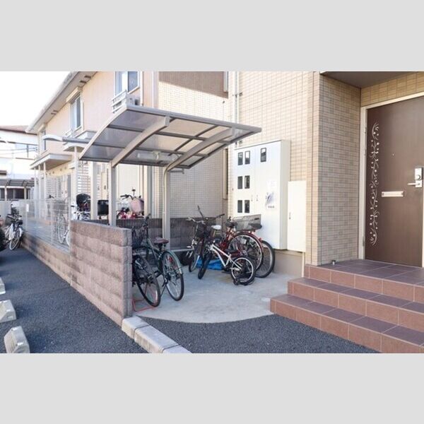 S・V・P・ナイン 駐輪場