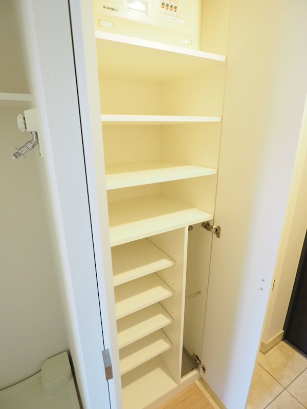 レジディア笹塚Ⅱ1階 収納
