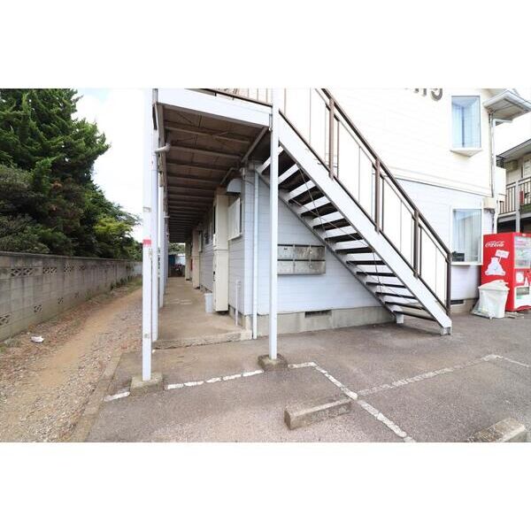 レプリントンハイツA棟 エントランス