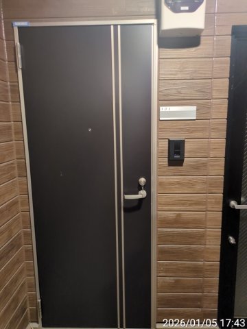 アクシス上十条 玄関