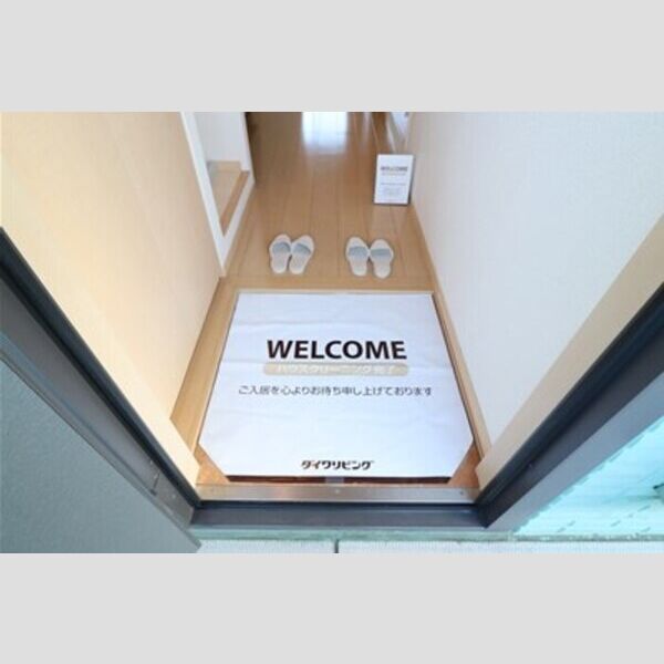 ヴィラ・グランメール205号室 玄関