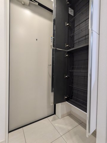 グランピア中野坂上0303号室 玄関