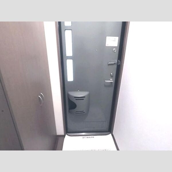ドエル本町 玄関
