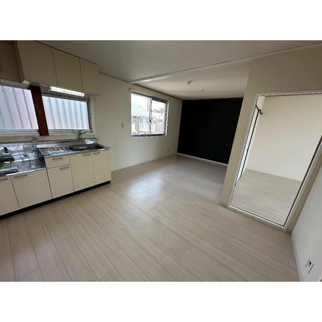 ホワイティ習志野 リビング