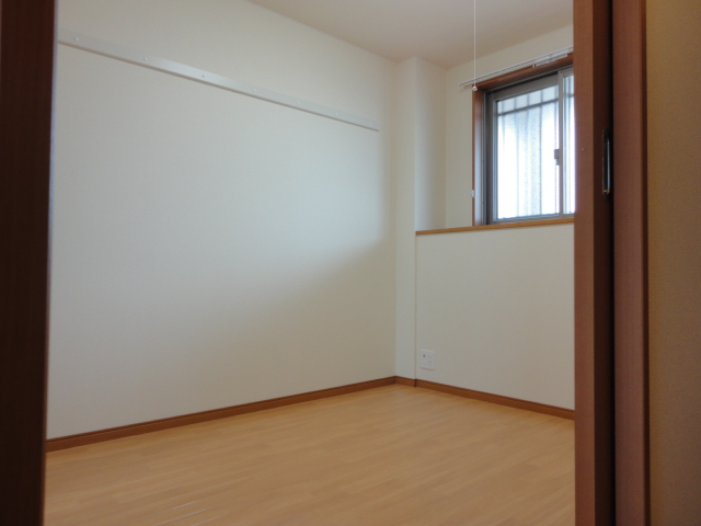 パイン・フィールド　 洋室