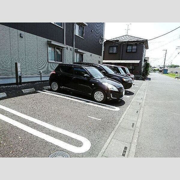 PENNY LANE　A 駐車場