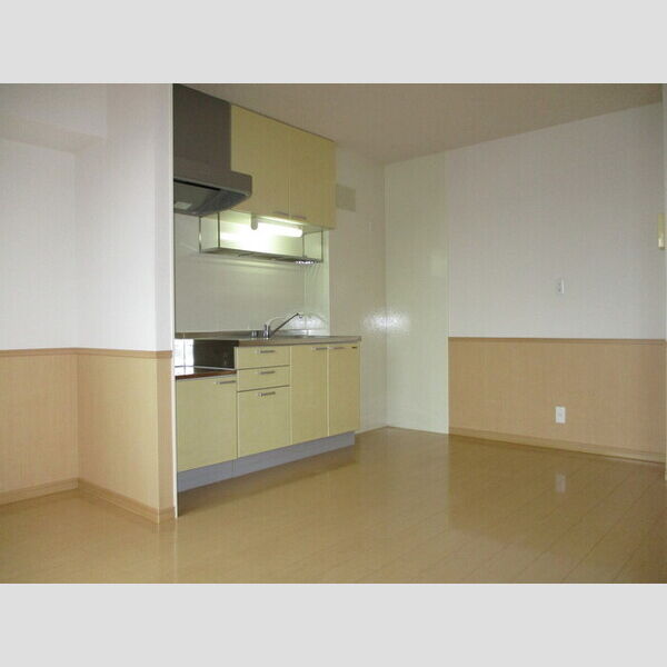 ローズフラワー小倉 301(リビング)