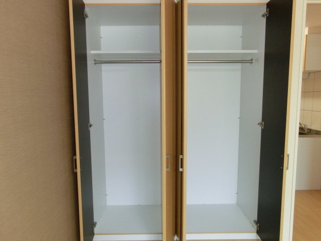 ＩＶＹ　ＣＯＵＲＴ（アイビーコート）103号室 クローゼット