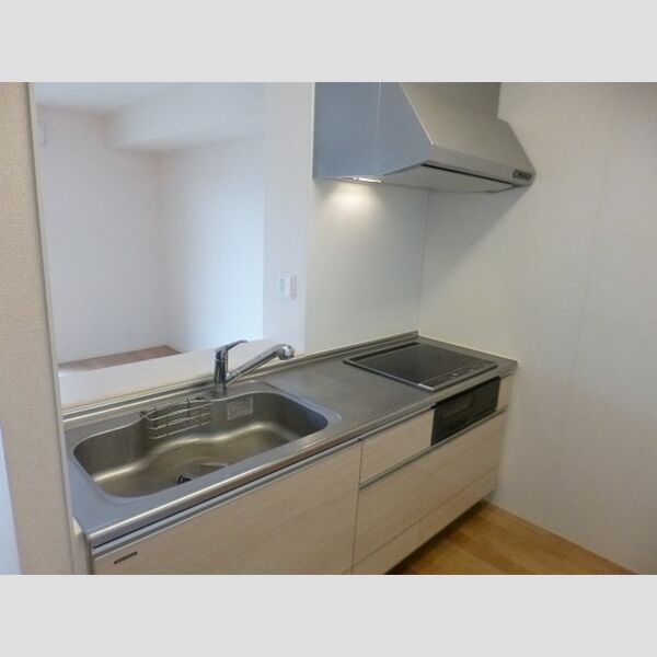 フルール　ポワール106号室 対面式システムカウンターキッチン