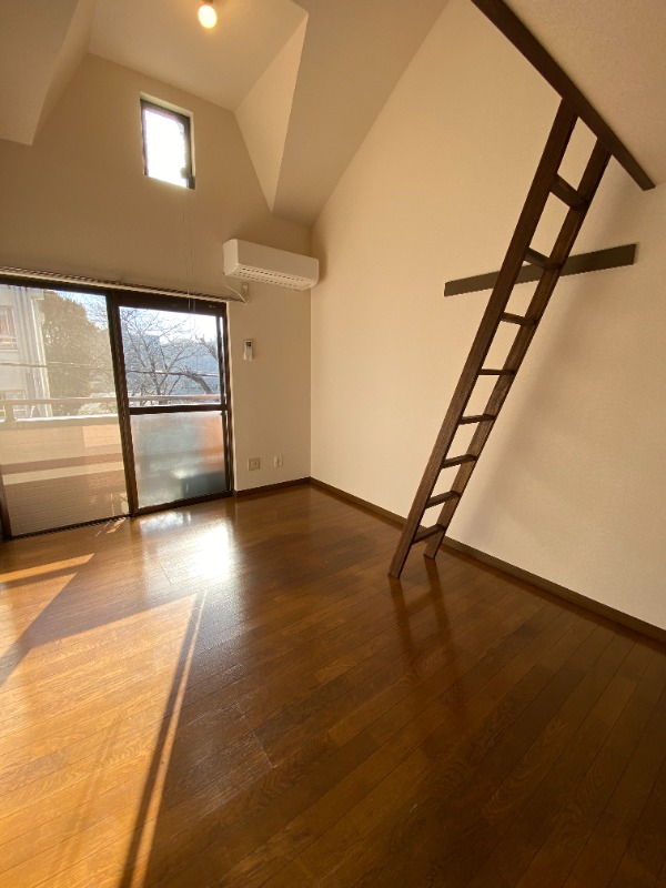 モアクレスト西山Ⅰ番館 リビング