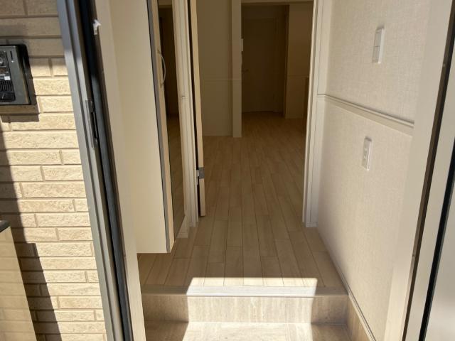 レヴメゾン神山 玄関