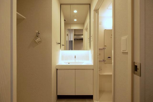 Lighthouse西新宿5階 洗面所