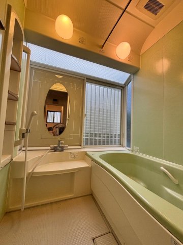 平塚カフェ風ヴィンテージHOUSE４ 広々お風呂でゆったりと