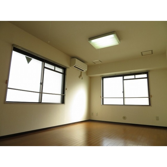 ダイヤモンドレジデンス南大塚 リビング