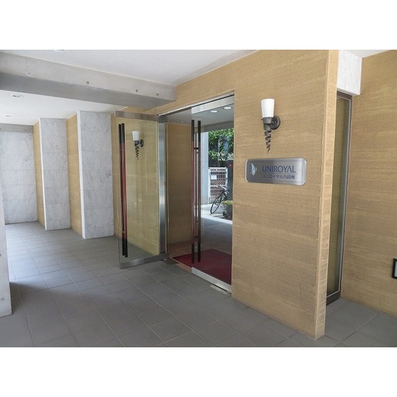 ユニロイヤル九段南 エントランス