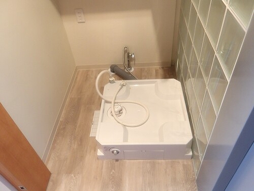 ハウス・エプタ5階 室内洗濯機置き場　同タイプ別部屋