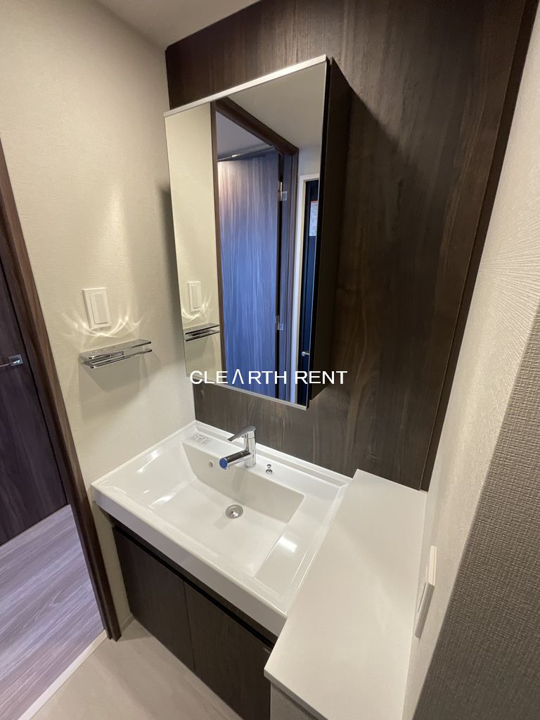 コンシェリア渋谷笹塚 ＜ＰＲＥＭＩＵＭ ＶＩＥＷ＞ キャビネット付き洗面化粧台/ハンドシャワー付き