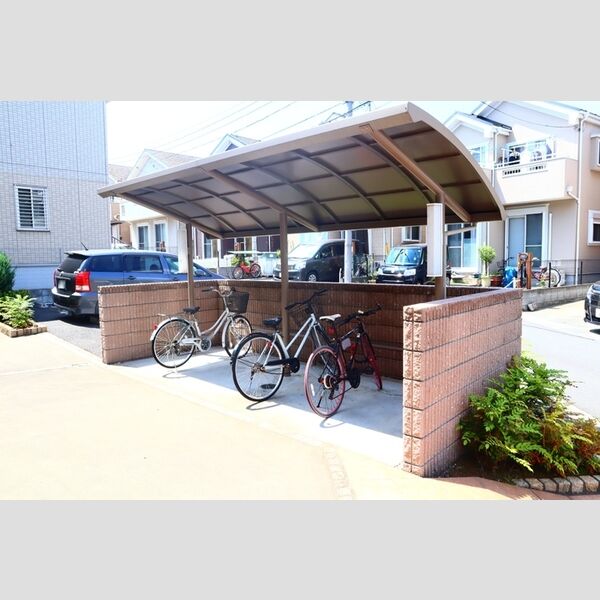 メゾン サクラ 駐輪場