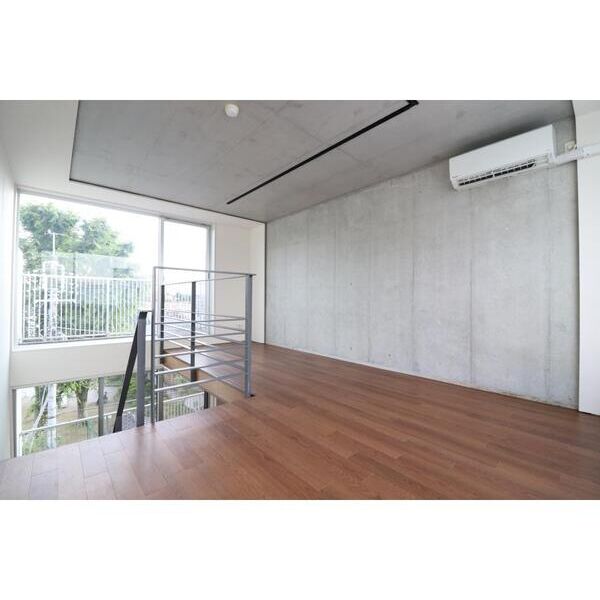 2232フレグランスアベニュー305号室 リビング