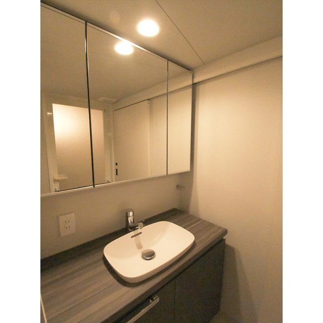 コスモグラシア池田山1301号室 内観