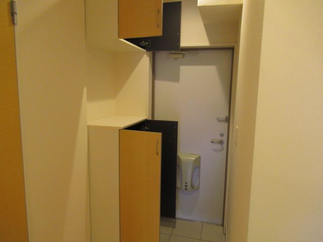 Floral Court 玄関収納