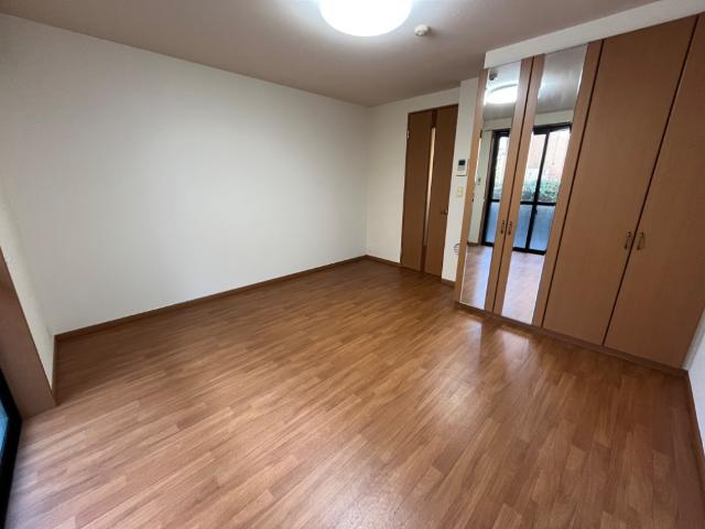 ヒルズ一本木 洋室