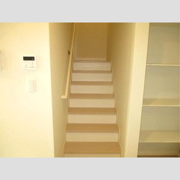 1007-KURA1号棟102号室 室内階段