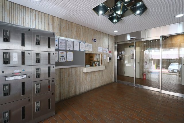 三田富洋ハイツ2階 エントランス