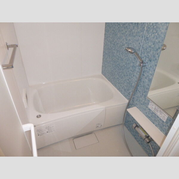 アンジュール高松203号室 浴室