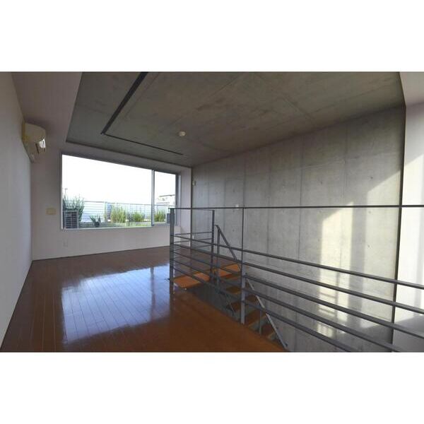 2232フレグランスアベニュー301号室 リビング