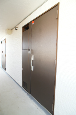 リブリ・ルポン 玄関