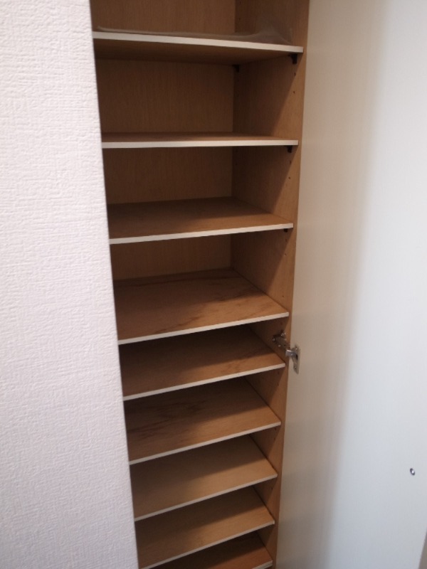 カオパレス１８2階 収納