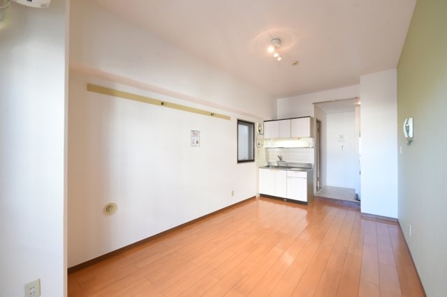 サンパレス目黒7階 同建物別部屋の参考画像