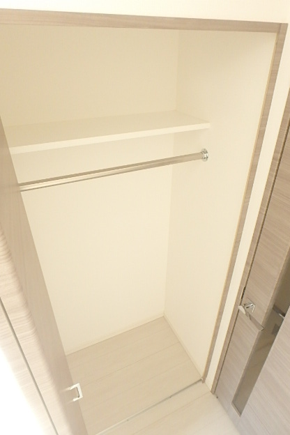 ガーラ・プレシャス川崎10階 ちょっとした収納スペースも充実しています