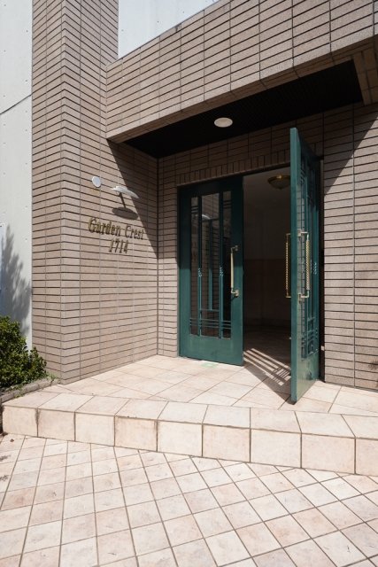 ガーデンクレスト１７１４3階 エントランス