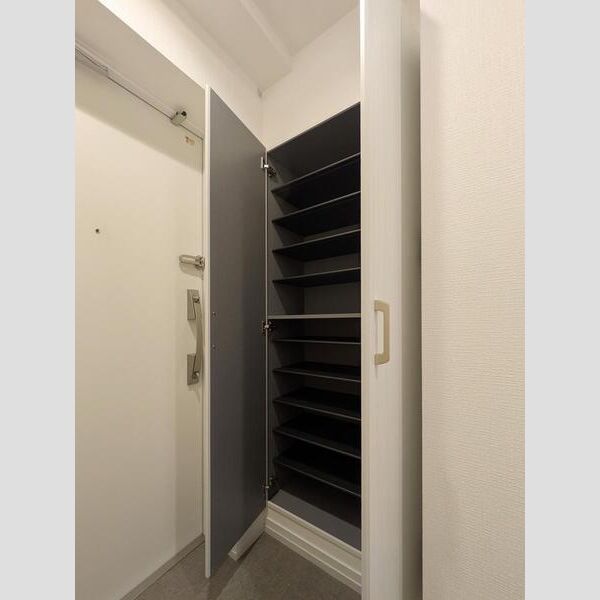 Alivis船橋夏見107号室 リビング