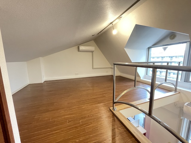 ラフィネパルク新浜0502号室 リビング