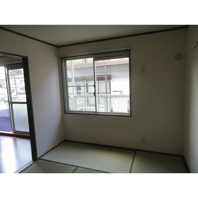 グレースコートＡ棟A102号室 和室