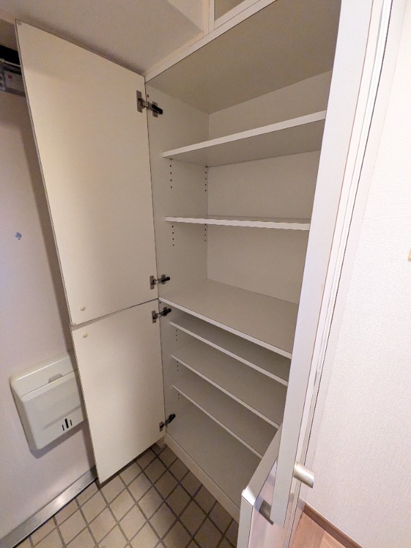 ホワイトガーデン東田5階 収納