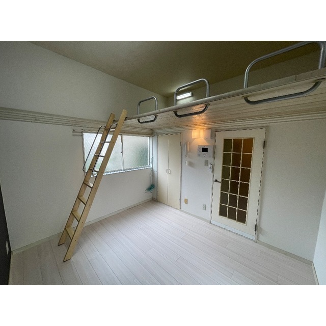 レオパレスアムール リビング